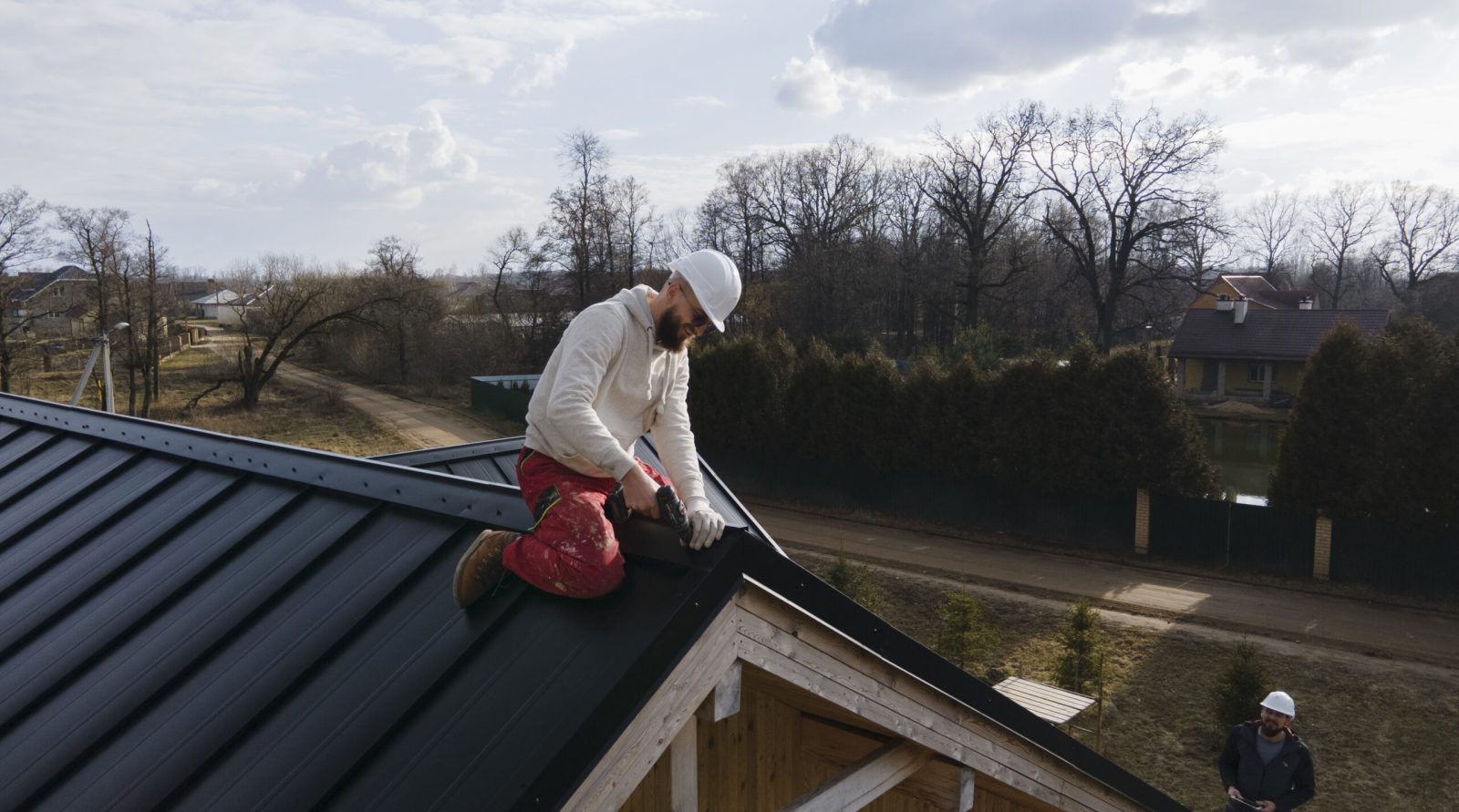 Démoussage et nettoyage de toiture à Arras