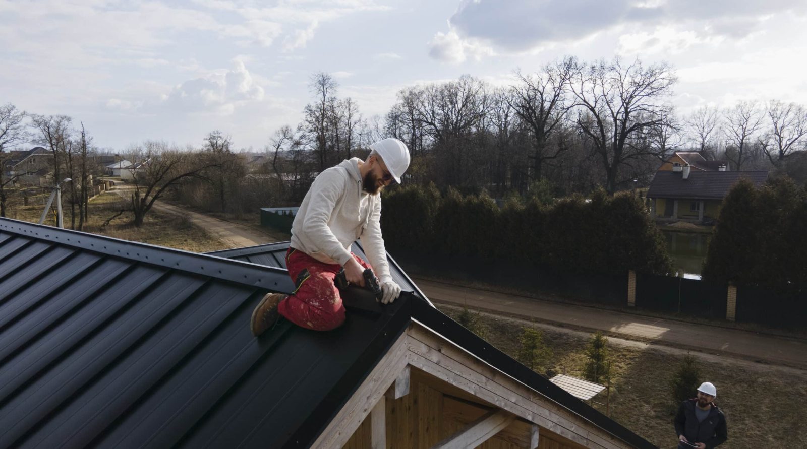 Démoussage et nettoyage de toiture à Arras